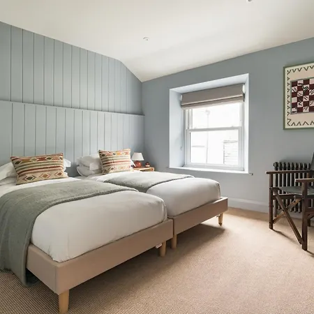 Bryony Cottage: Close To Station *