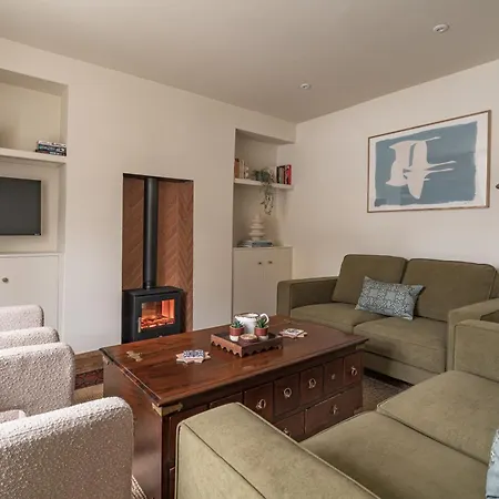 Tatil Evi Bryony Cottage: Close To Station